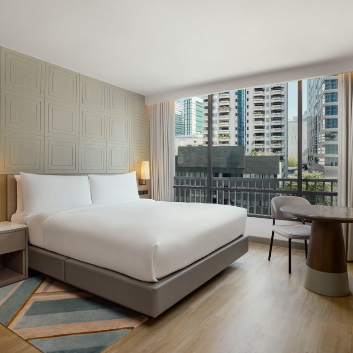 deluxe with bathtub city view