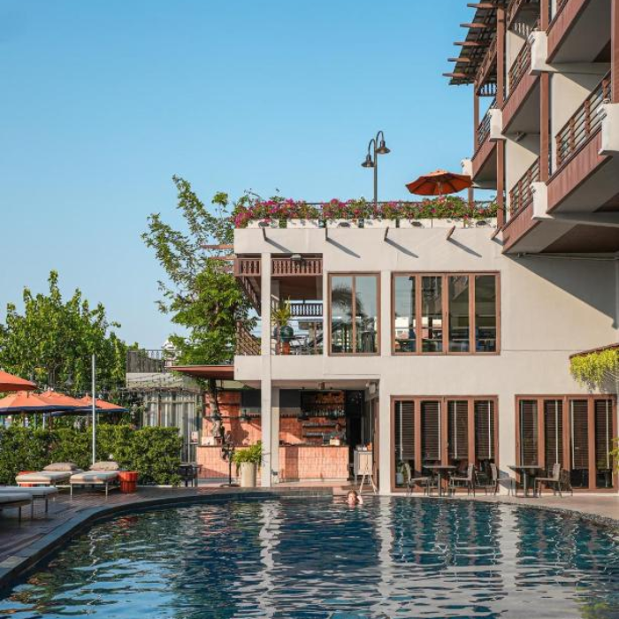 swimming pool